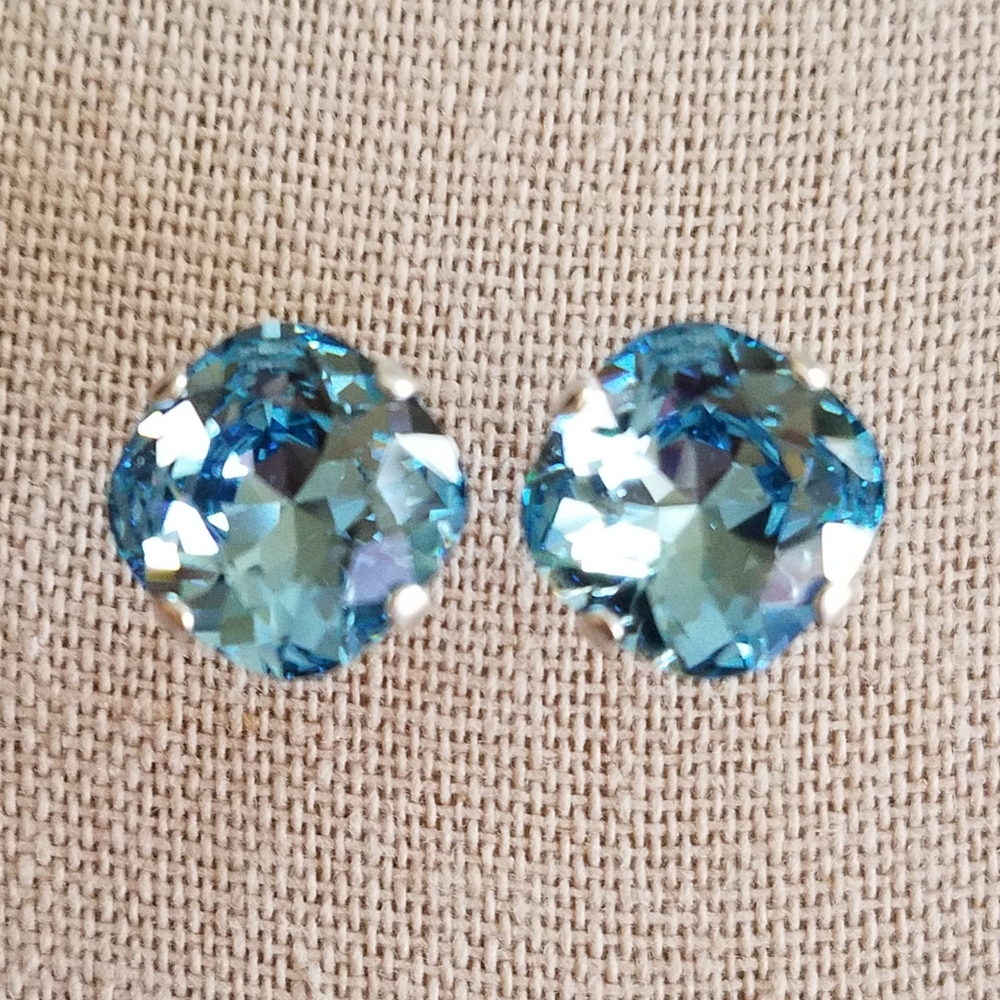 👗🦜NEW🦜👗Swarovski Crystal Earrings in Antique Silver - Picture 4 of 7